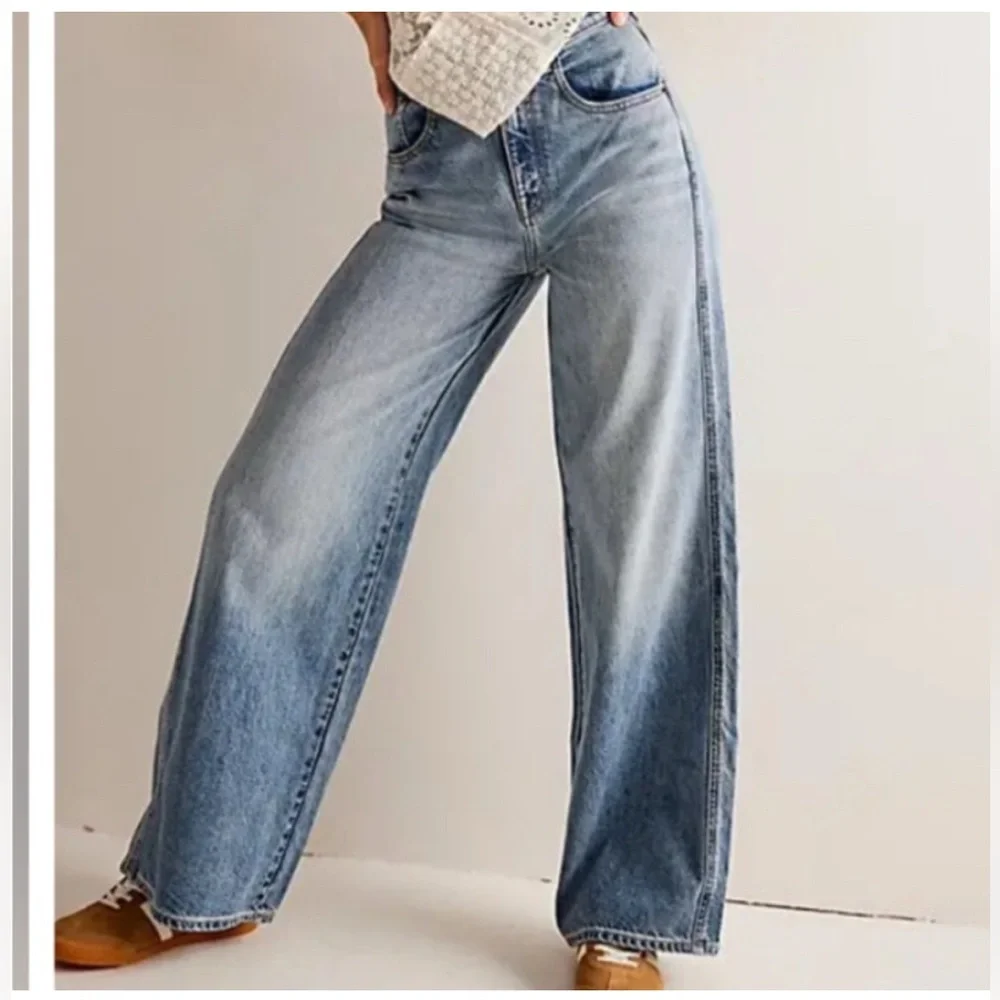 Free People Light Wash Wide Leg Jeans - Picture 1 of 13